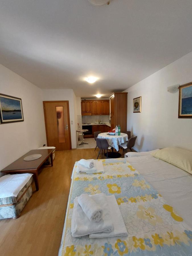 Apartman Mira Makarska Exterior foto